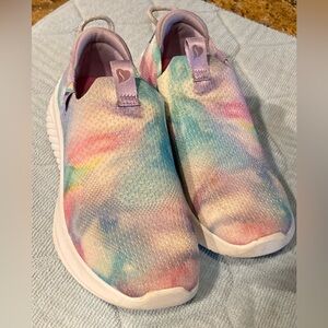 Girls size 1.5 Sketchers slip in’s